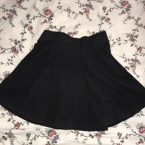 American Eagle Grey Circle Skirt - Picture 1 of 1